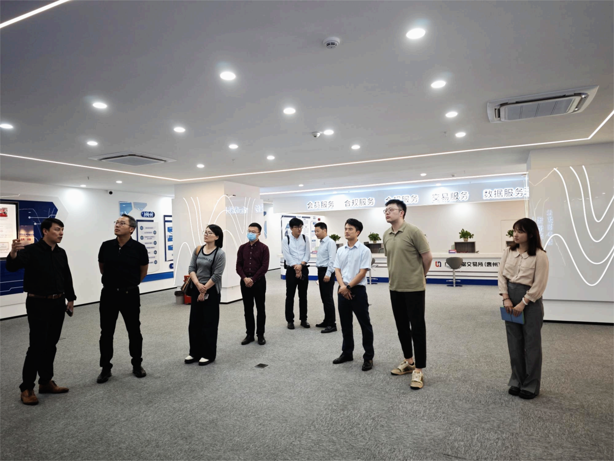 基地运营│广联数科、鼎晖百孚一行到惠州服务基地参观研讨(图1)