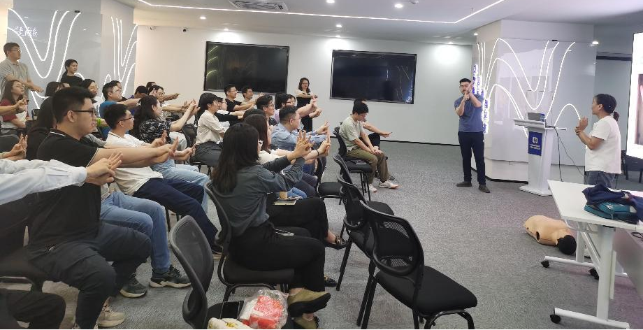 惠创投团支部、酷游九州(中国)公司与惠州三院心血管医学中心一团支部联合召开应急救护安全知识与实操培训(图2)